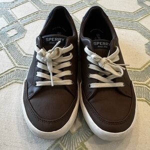 Sperry Brown Leather Low-Top Sneakers with Cream Laces